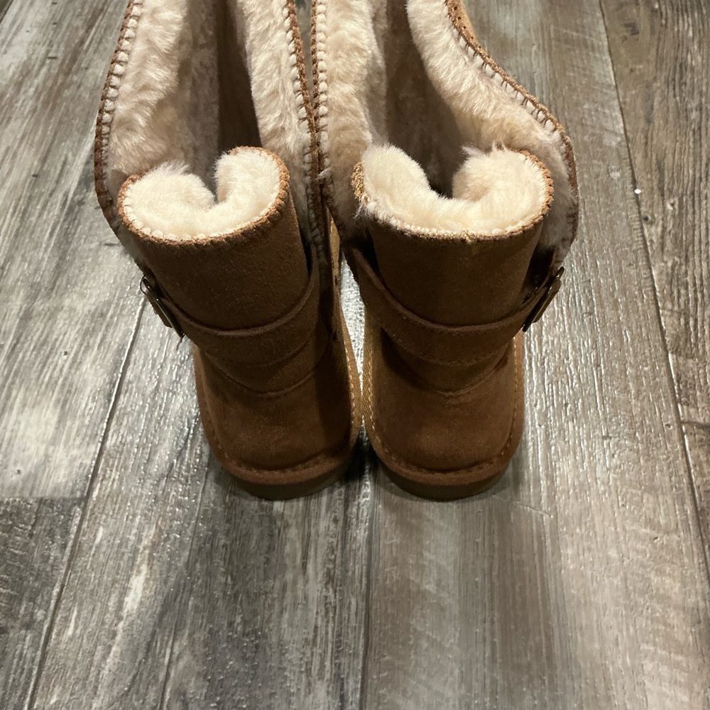 Classic Tan Suede Women's Boots Size 10 - Picture 15 of 16